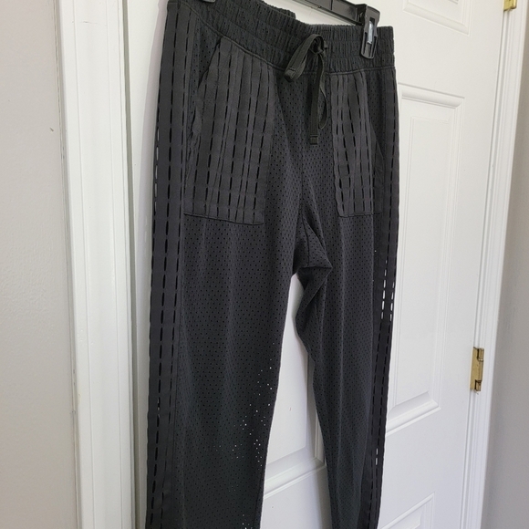 Victoria's Secret Sport Perforated Black Jogger Pull On Pants Pockets Size Small - Picture 3 of 13